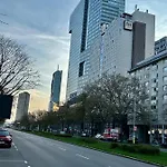 Amazing City Center Apartment